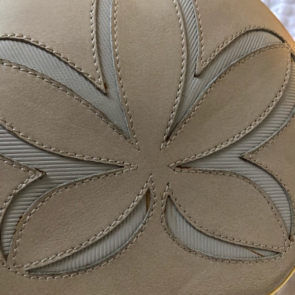 Flash sale 🎉 Saluti clutch. Laura Reagan RARE! - Picture 7 of 8